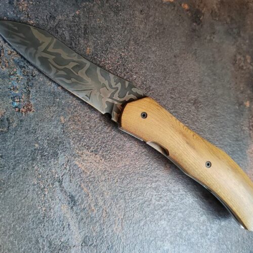 couteau pliant modèle Atrébate lame damas liner-lock