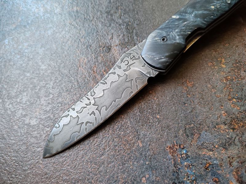 pliant Atrébate lame damas liner-lock artisanal forge fenain forge 59 stage découverte coutellerie hautdefrance